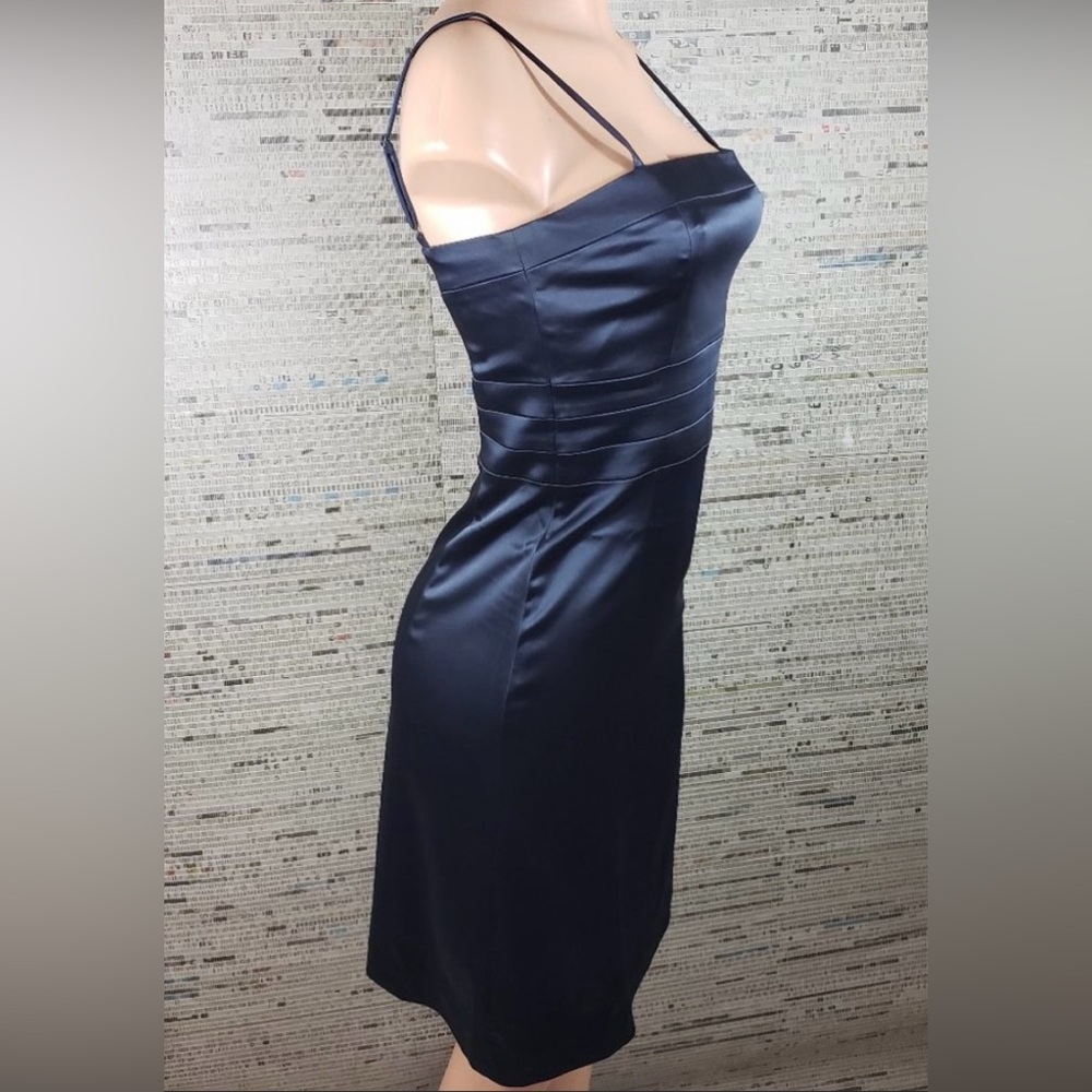 Theory Dress - Picture 2 of 5